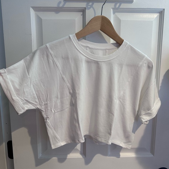 Lululemon Cropped Tee - Picture 1 of 3